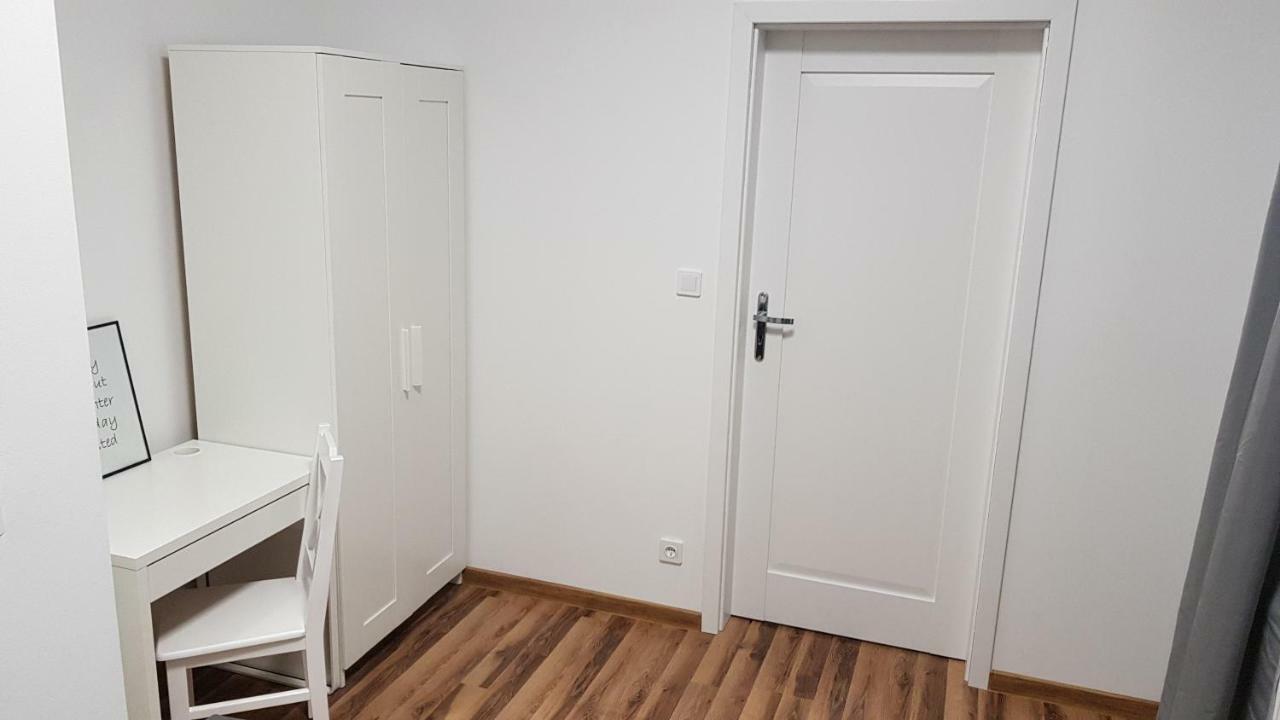 Apartament 2 pokoje z prywatnymi łazienkami Centrum Poznań Zewnętrze zdjęcie
